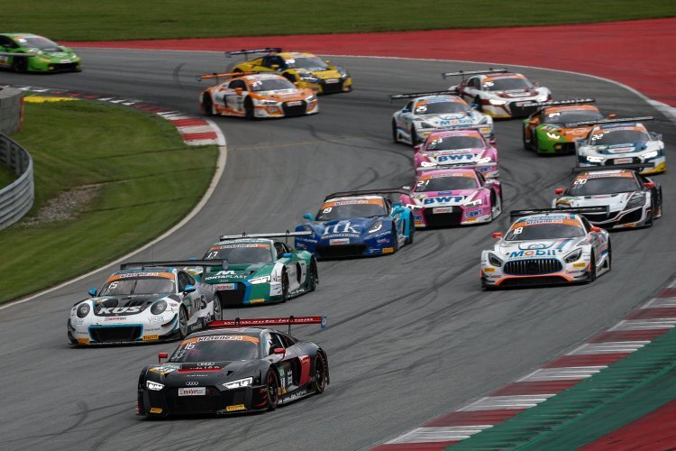 Volles Feld im ADAC GT Masters mit Audi R8 LMS (vorne), Porsche 911 GT3 R (li.) oder Mercedes-AMG GT3 (re.)