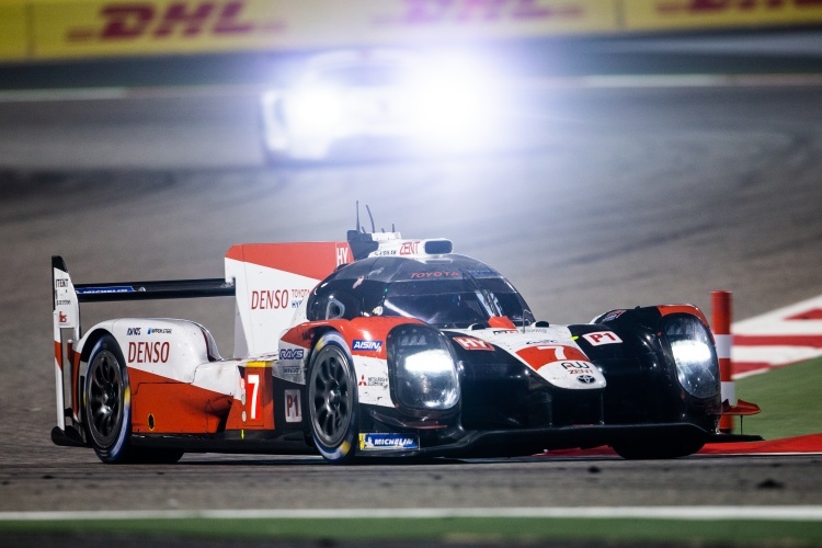 Gewann die 8h von Bahrain: Der Toyota TS050 Hybrid von Mike Conway, Kamui Kobayashi und José María López