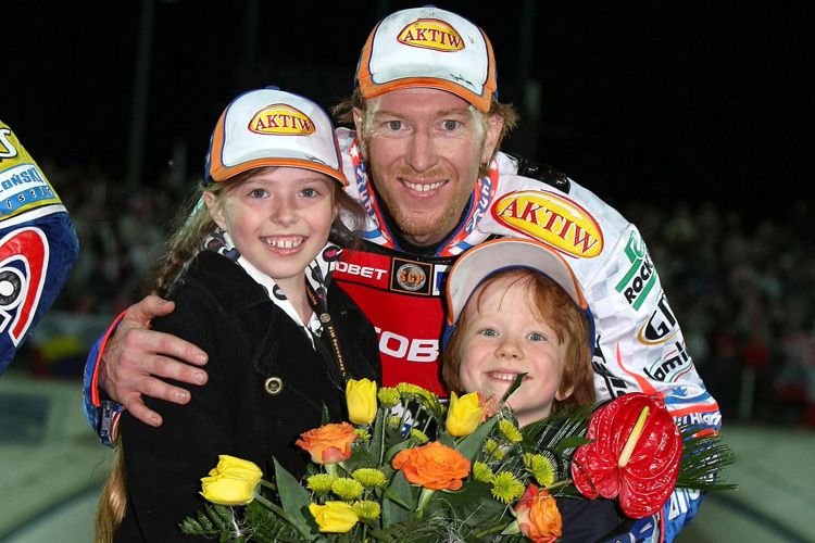 Jason Crump mit seinen beiden Kindern