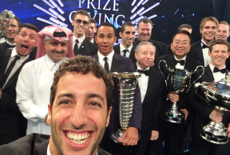 Da kann Ellen DeGeneres gleich einpacken: Daniel Ricciardo und sein Star-Selfie