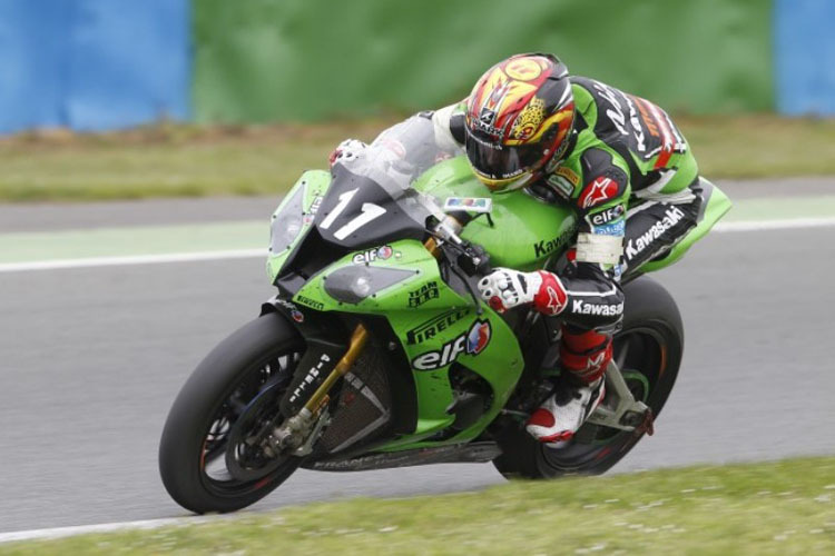 Loris Baz auf der Kawasaki SX-10R im Endurance-Trimm