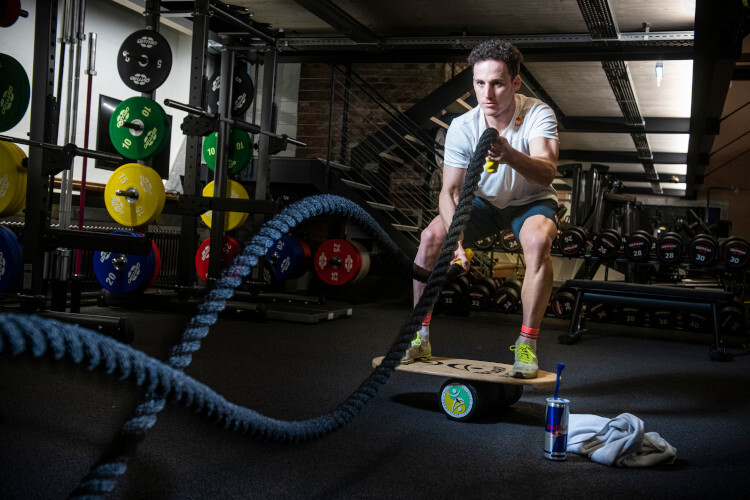 Pol Espargaró im Hochleistungs-Trainingszentrum von Red Bull