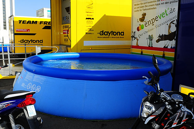 So mancher würde heute lieber im Swimmingpool planschen