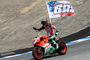 Nicht nur Chaz Davies war mit Hayden-Flagge unterwegs