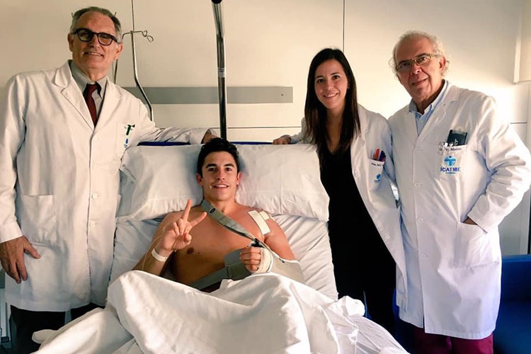 Marc Márquez: Am 13. Dezember 2018 wurde bei Dr. Mir (links) die linke Schulter operiert