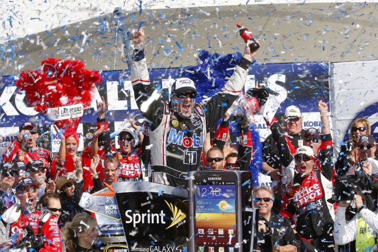 Gewohntes Bild: Tony Stewart in der Victory Lane