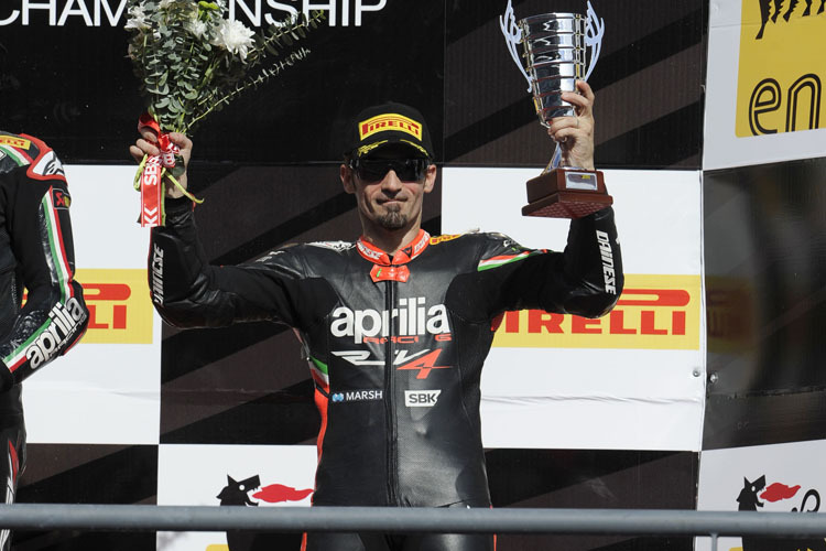 Max Biaggi als Dritter auf dem Podium