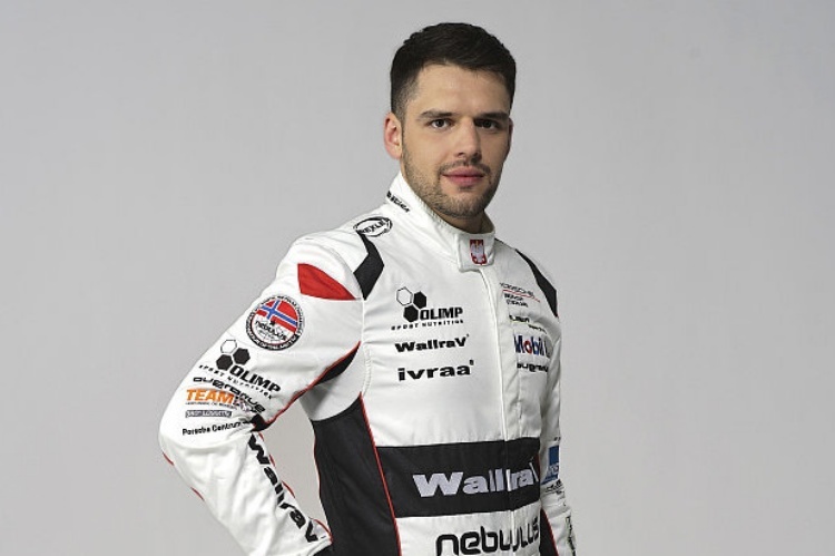 Der Pole Igor Walilko fährt 2020 die erste Saison im ADAC GT Masters