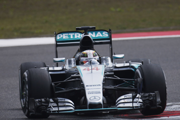 Lewis Hamilton war im ersten freien Training auf dem Shanghai International Circuit deutlich schneller als sein Teamkollege Nico Rosberg
