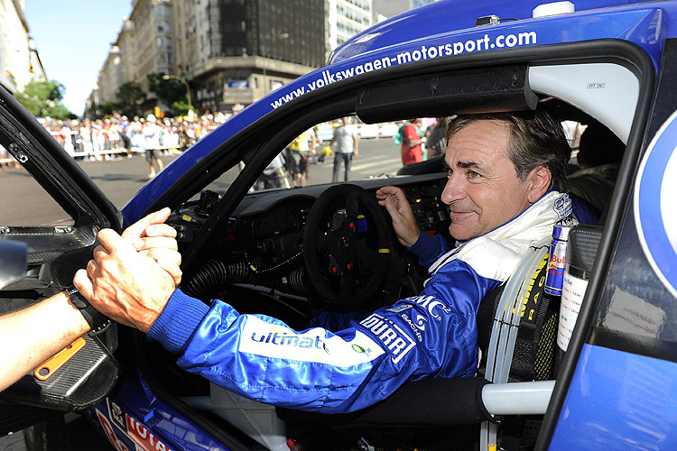 Sainz beim Start zur Dakar 2011