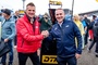 Stephan Stöcker (Head of Development und Motorsport bei Eibach) und ADAC Motorsportchef Thomas Voss