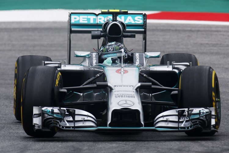 Nico Rosberg holt die erste Bestzeit