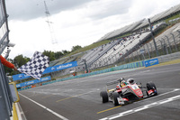 Maximilian Günther durfte im ersten Hungaroring-Lauf seinen dritten Saisonsieg bejubeln