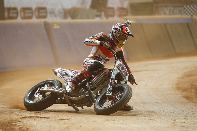 Marc Márquez stürzte 2013 und verlor so gegen US-Dirt-Track-Champion Brad Baker