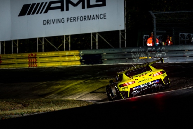 Beim 24h Rennen auf dem Nürburgring an der Spitze: Der Mercedes-AMG GT3 von Fabian Schiller, Maximilian Götz, Maximilian Buhk und Raffaele Marciello