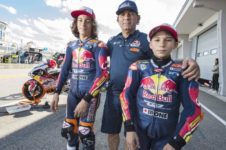Red Bull MotoGP Rookies Cup 2017 Sachsenring: Can (li.) mit Papa und Bruder Deniz