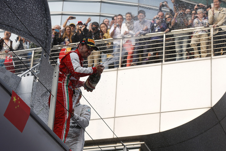 Fernando Alonso: Siegesfeier in Shanghai