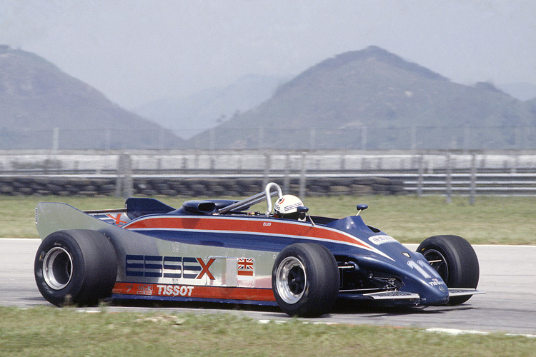 Elio de Angelis mit dem Lotus 88 bei Testfahrten in Rio.