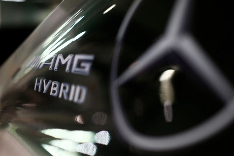 Mercedes-Benz scheint den neuen Silberpfeil fertig zu haben