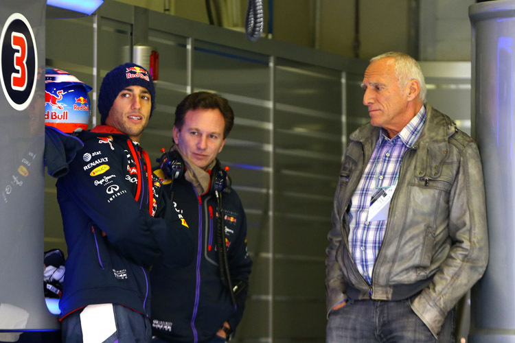 Lange Gesichter in der Box von Red Bull Racing: Daniel Ricciardo, Christian Horner und Red Bull-Chef Didi Mateschitz