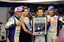 Nakajima (Mitte) jubelt mit Wurz und Sarrazin über die Pole