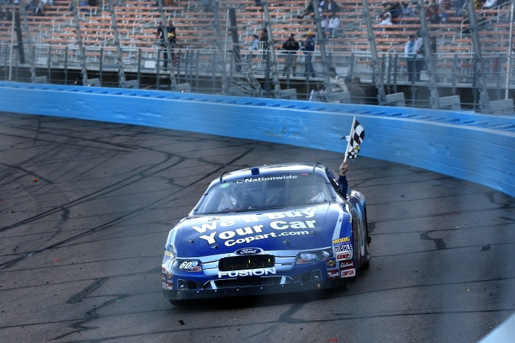 Zweiter Rennsieg in Serie für Carl Edwards