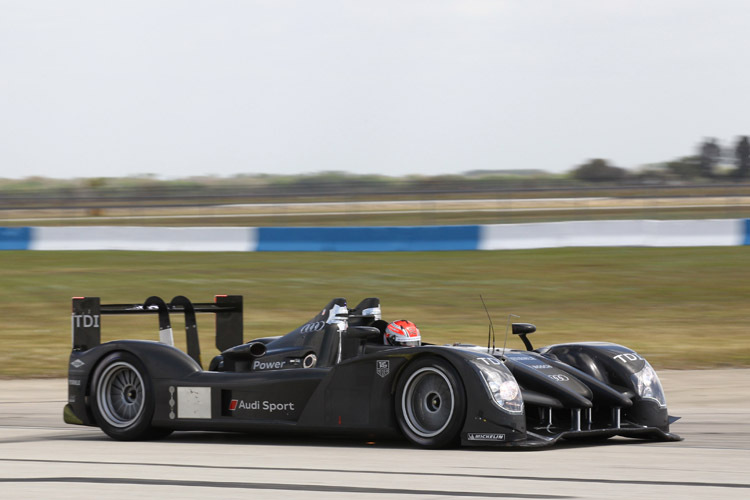 Der Audi R15 plus ist pausenlos im Testeinsatz