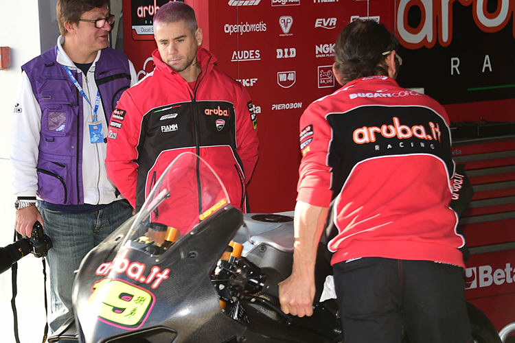 Alvaro Bautista in der Ducati-Box