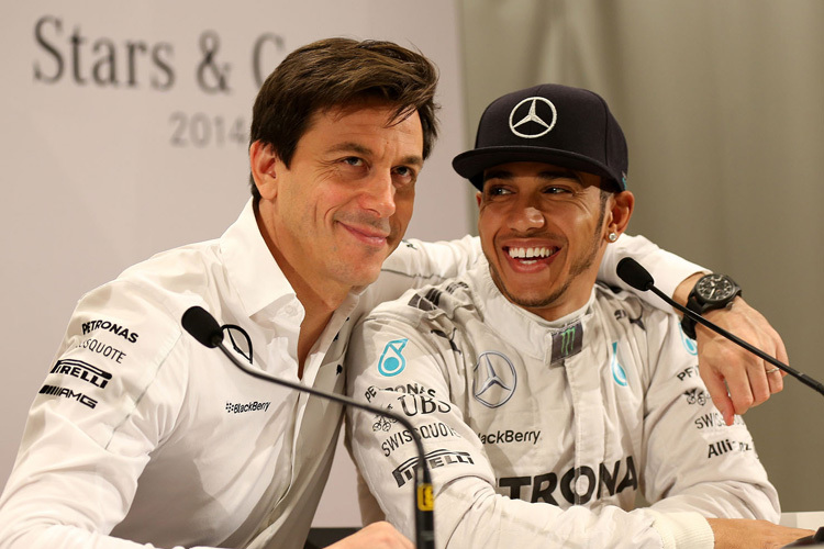 Toto Wolff mit Lewis Hamilton