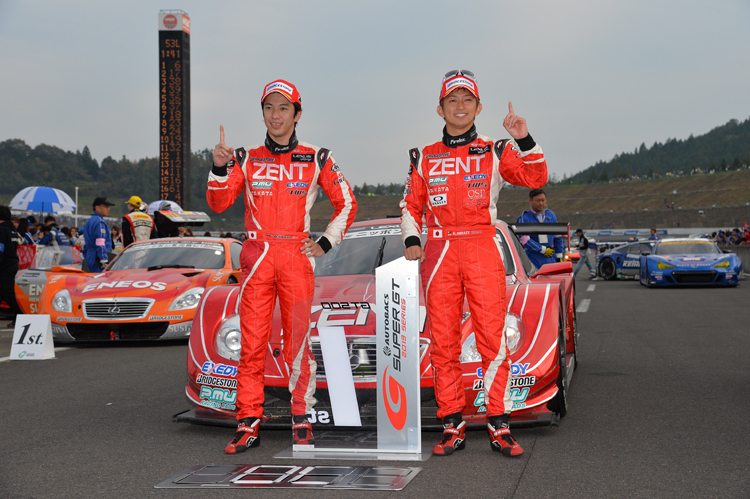 Die GT500-Champions Hirate und Tachikawa