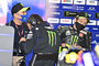 Valentino Rossi mit Uccio Salucci (links) und Crew-Chief David Munoz in der Yamaha-Box