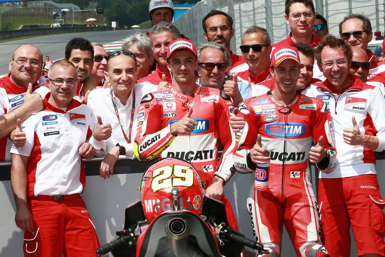 Jubel bei Ducati: Erster Iannone, Dritter Dovizioso