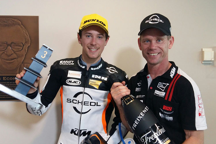 Indianapolis 2015: Philipp und Peter Öttl feiern den ersten GP-Podestplatz des Juniors