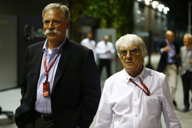 Chase Carey von Liberty Media mit Bernie Ecclestone in Singapur 2016