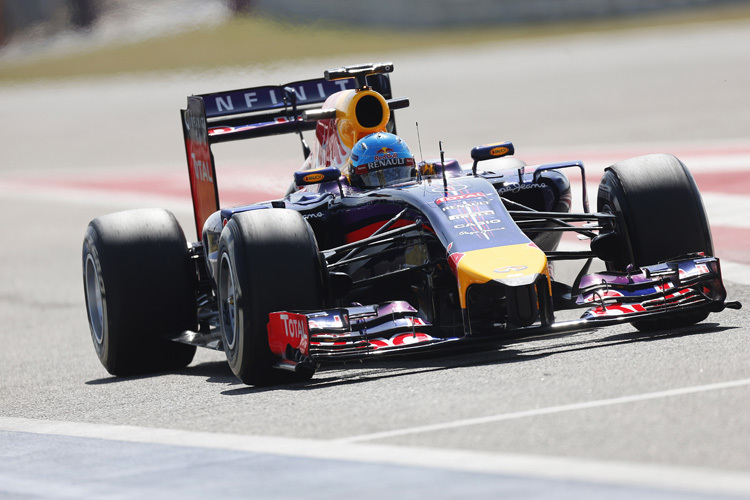 Sebastian Vettel im neuen Red Bull Racing RB10: Grosse Sorgen mit Renault