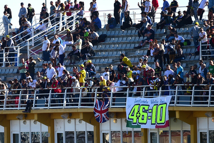 MotoGP-Test in Valencia: Die Rossi-Fans bleiben ihrem Idol trotz des verlorenen Titels treu