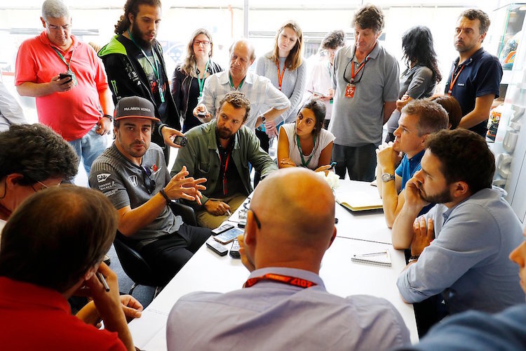 Fernando Alonso bei seiner Medienrunde