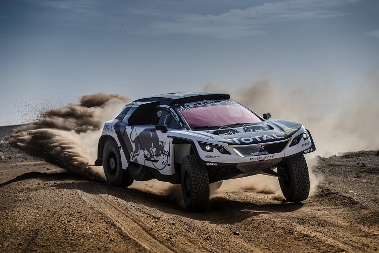 Carlos Sainz bei der Jungfernfahrt im Peugeot 3008 DKR