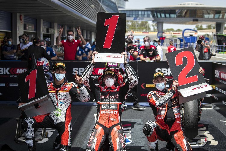 Die Ducati-Piloten Michael Rinaldi, Scott Redding und Chaz Davies (v.l.)