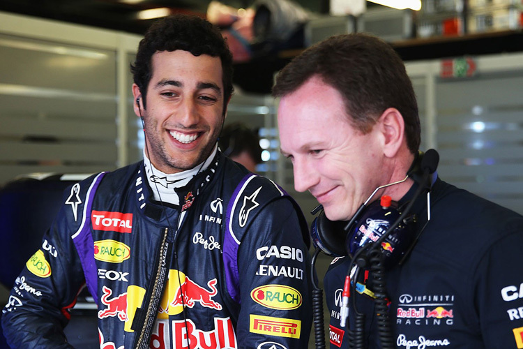 Daniel Ricciardo mit Christian Horner