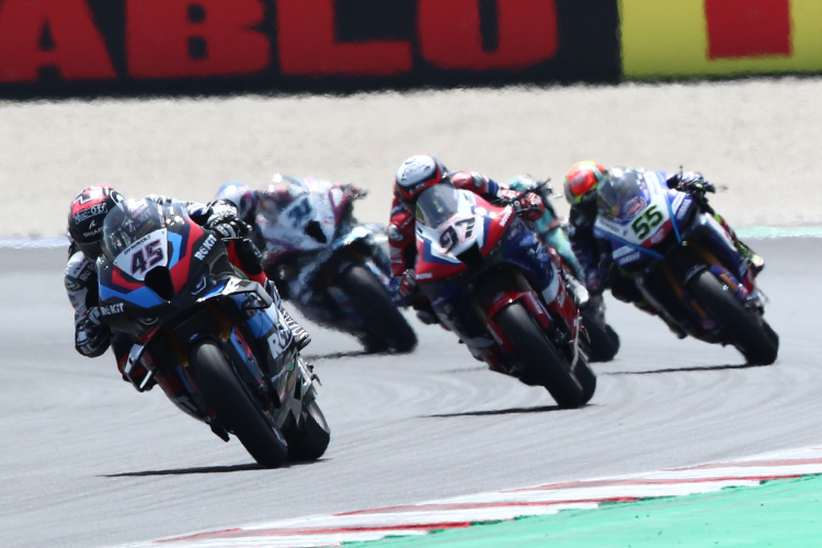 Scott Redding vor Xavi Vierge (97) und Andrea Locatelli (55)