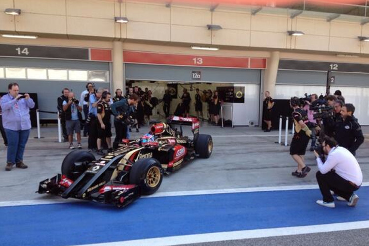 Romain Grosjean geht im neuen Lotus auf die Bahn