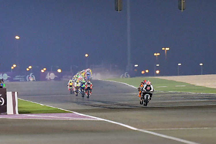Moto2-WM 2015 in Katar: Die zwei kleinen Klassen dürfen dort jerzt ebenfalls testen