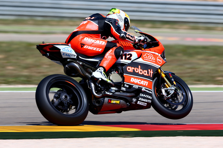 Javier Fores treibt die Ducati an ihr Limit