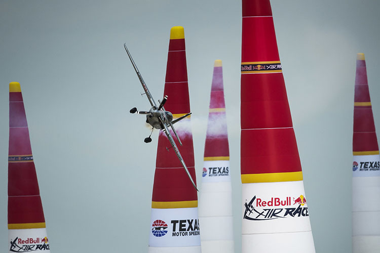 Die letzten beiden Wettkämpfe der Red Bull Air Race Weltmeisterschaft 2015 finden in den USA statt