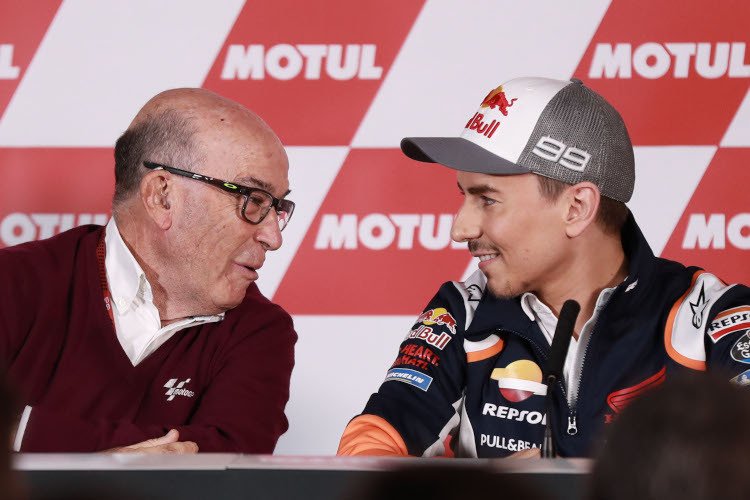 Carmelo Ezpeleta und Jorge Lorenzo bei der außerordentlichen Pressekonferenz in Valencia