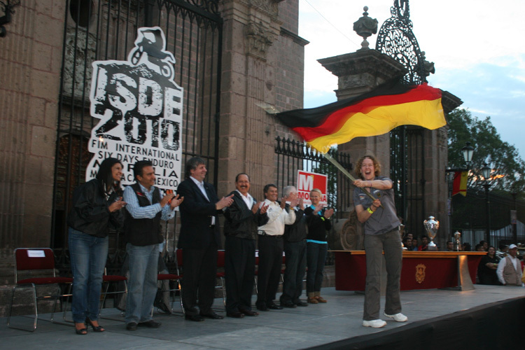 Heike Petrick trug die deutsche Fahne