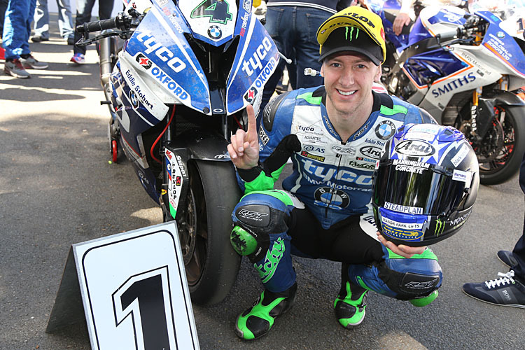 Die Senior-TT wurde nach Sturz von Ian Hutchinson abgebrochen