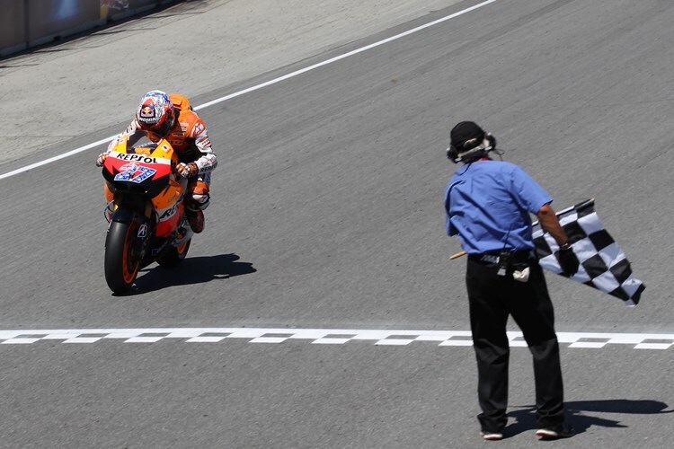 Stoner siegt in Laguna Seca