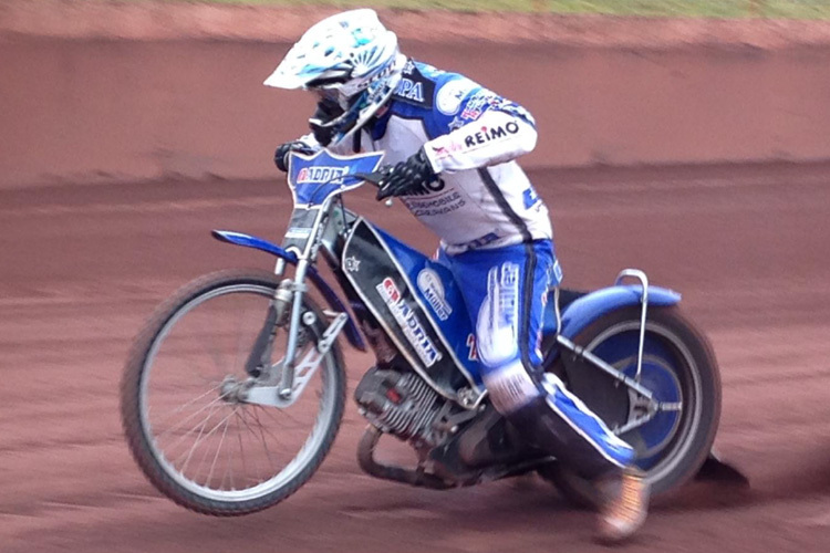 Michell Hofmann beim Training in Neuenknick